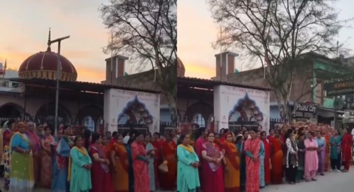 ക്ഷേത്രത്തിന് അഭിമുഖമായി മുസ്ലിം യുവാവിന്റെ കട ; പ്രതിഷേധവുമായി സ്ത്രീകൾ ക്ഷേത്രത്തിന് അഭിമുഖമായി മുസ്ലിം യുവാവിന്റെ കട ; പ്രതിഷേധവുമായി സ്ത്രീകൾ