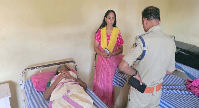 ആർഎസ്എസ് സംഘം വീടുകയറി ആക്രമിച്ചു ; വയോധിക ഉൾപ്പെടെ മൂന്നുപേർക്ക് പരിക്ക് ആർഎസ്എസ് സംഘം വീടുകയറി ആക്രമിച്ചു ; വയോധിക ഉൾപ്പെടെ മൂന്നുപേർക്ക് പരിക്ക്