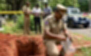 ശ്മശാനത്തിൽ നിന്ന് മണ്ണുമാന്തി മൃതദേഹം പുറത്തെടുത്ത് സ്വർണം കവർന്നു ; കോയമ്പത്തൂരിൽ മൂന്നുപേർ അറസ്റ്റിൽ