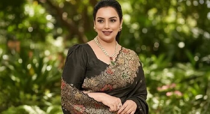രാജി പ്രഖ്യാപിച്ച് ശ്വേത മേനോൻ രാജി പ്രഖ്യാപിച്ച് ശ്വേത മേനോൻ