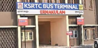 എറണാകുളം കെഎസ്ആർടിസി സ്റ്റാൻ്റിൽ ബസിനകത്ത് കണ്ടക്ടർക്ക് യാത്രക്കാരുടെ ക്രൂര മർദ്ദനം