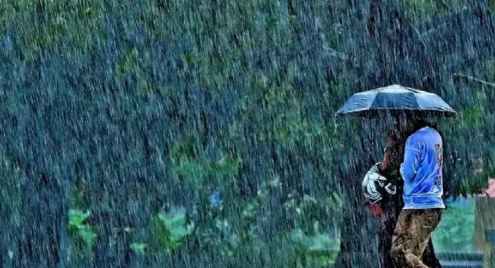 സംസ്ഥാനത്ത് മഴ മുന്നറിയിപ്പില് മാറ്റം ; എറണാകുളത്തും തൃശൂരും ഇന്ന് ഓറഞ്ച് അലേര്ട്ട് അലര്ട്ട് സംസ്ഥാനത്ത് മഴ മുന്നറിയിപ്പില് മാറ്റം ; എറണാകുളത്തും തൃശൂരും ഇന്ന് ഓറഞ്ച് അലേര്ട്ട് അലര്ട്ട്