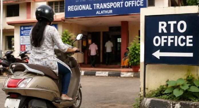 വാഹനം ഓടിച്ചുകൊണ്ട് ലേണേഴ്സ് ലൈസന്സ് പരീക്ഷക്കെത്തി ; 10,000 രൂപ പിഴ വാഹനം ഓടിച്ചുകൊണ്ട് ലേണേഴ്സ് ലൈസന്സ് പരീക്ഷക്കെത്തി ; 10,000 രൂപ പിഴ