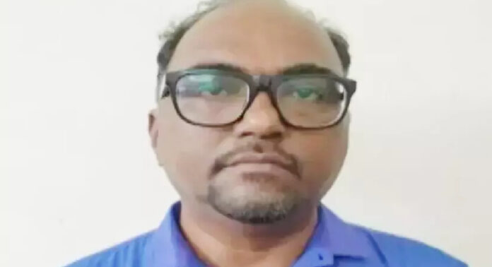 കർണാടക ആഭ്യന്തര മന്ത്രി പ്രിയങ്ക് ഖാര്ഗെക്കെതിരെ അധിക്ഷേപകരമായ പരാമർശങ്ങൾ പോസ്റ്റ് ചെയ്തു ; മധ്യവയസ്കൻ പിടിയിൽ കർണാടക ആഭ്യന്തര മന്ത്രി പ്രിയങ്ക് ഖാര്ഗെക്കെതിരെ അധിക്ഷേപകരമായ പരാമർശങ്ങൾ പോസ്റ്റ് ചെയ്തു ; മധ്യവയസ്കൻ പിടിയിൽ