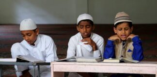 കൊല്ലത്തെ എയ്ഡഡ് സ്കൂളിൽ മുസ്ലിം കുട്ടികൾക്ക് പ്രവേശനം നിഷേധിക്കുന്നു ; പ്രധാന അധ്യാപികയ്ക്കെതിരെ രക്ഷിതാക്കൾ