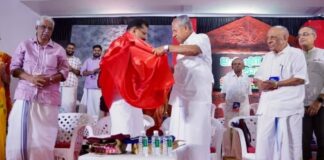 ജലീലിനെയും ഭാര്യയെയും ചെമ്പതാക അണിയിച്ച് പിണറായി, ഇരുവർക്കും പാർട്ടിയിലേക്ക് സ്വാഗതം