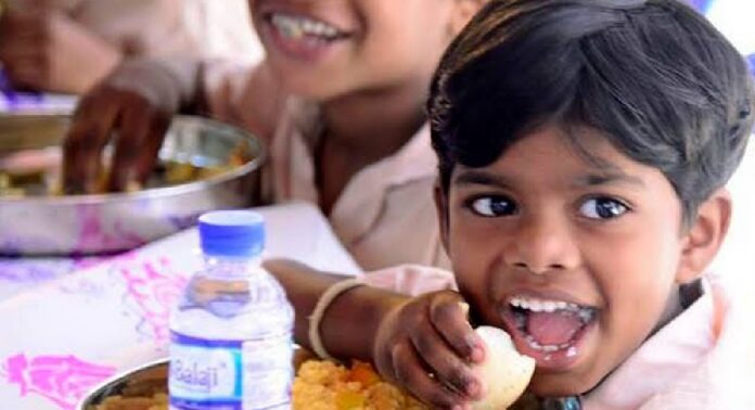 ഉച്ചഭക്ഷണത്തിൽ ഇനി മുട്ടയില്ല ; സ്കൂളുകൾ ഇസ്കോണിന്റെ സസ്യഭക്ഷണത്തിലേക്ക് ഉച്ചഭക്ഷണത്തിൽ ഇനി മുട്ടയില്ല ; സ്കൂളുകൾ ഇസ്കോണിന്റെ സസ്യഭക്ഷണത്തിലേക്ക്