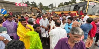 ചേർത്തലയിലെ വെള്ളക്കെട്ട് പ്രശ്നം ; ദേശീയപാത സർവീസ് റോഡ് പൊട്ടിച്ച് വെള്ളം ഒഴുക്കി വിടും