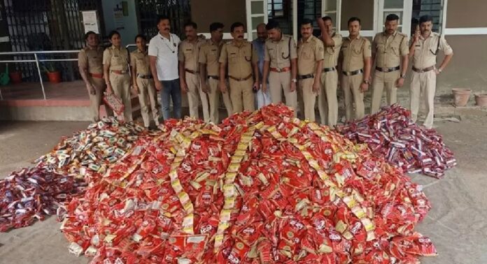 പാലക്കാട് വൻതോതിൽ പുകയില ഉൽപന്നങ്ങൾ പിടികൂടി പാലക്കാട് വൻതോതിൽ പുകയില ഉൽപന്നങ്ങൾ പിടികൂടി