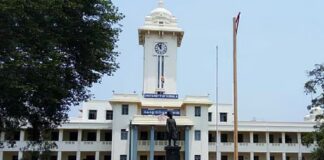 കേരള സർവ്വകലാശാലയിലെ ഡോളർ തട്ടിപ്പിൽ കുടുങ്ങി ഡയറക്ടർ