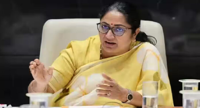 ഡൽഹിയിലെ ജലക്ഷാമത്തിന് വിചിത്ര കാരണവുമായി മുഖ്യമന്ത്രി രേഖ ഗുപ്ത ഡൽഹിയിലെ ജലക്ഷാമത്തിന് വിചിത്ര കാരണവുമായി മുഖ്യമന്ത്രി രേഖ ഗുപ്ത