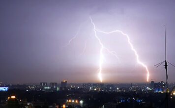 ചൂടിന് പിന്നാലെ കനത്ത മഴയും ഇടിമിന്നലും ; ജാർഖണ്ഡിലും ബിഹാറിലുമായി 18 മരണം