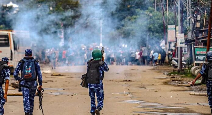 മണിപ്പൂരിൽ വീണ്ടും ആക്രമണം ; വെടിവെപ്പിൽ മൂന്നുപേർ കൊല്ലപ്പെട്ടു മണിപ്പൂരിൽ വീണ്ടും ആക്രമണം ; വെടിവെപ്പിൽ മൂന്നുപേർ കൊല്ലപ്പെട്ടു