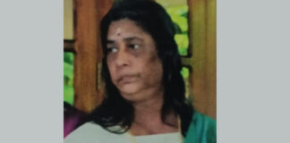 വീട്ടുമുറ്റത്ത് വെള്ളംകയറി , ഒടുവിൽ വീട്ടമ്മയ്ക്ക് ചിതയൊരുക്കിയത് മുറ്റത്തെ വെള്ളം വറ്റിച്ച്!