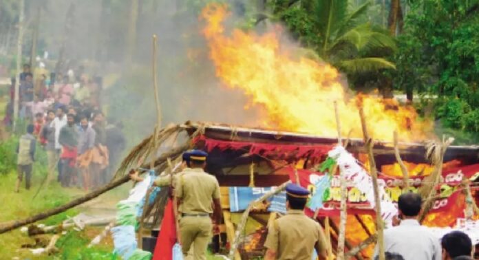 കീഴാറ്റൂർ വയൽക്കിളി സമരം ; കേസിലെ 28 പ്രതികളെയും വെറുതെ വിട്ടു കീഴാറ്റൂർ വയൽക്കിളി സമരം ; കേസിലെ 28 പ്രതികളെയും വെറുതെ വിട്ടു