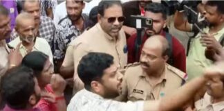 ‘എല്ലാ വിഭാഗം കെഎസ്ആർടിസി ബസുകളിലും സ്ത്രീകൾക്ക് സൗജന്യ യാത്ര അനുവദിക്കണം’ ; കോട്ടയത്ത് ഫാസ്റ്റ് പാസഞ്ചർ ബസ് തടഞ്ഞ് ബിജെപി പ്രവർത്തകരുടെ പ്രതിഷേധം