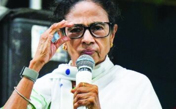 തൃണമൂല് വിമത എംപിമാര്ക്ക് അയോഗ്യത ഭീഷണി