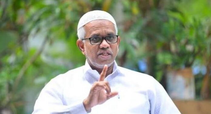 മലപ്പുറത്തെ ലോകകപ്പ് ഫ്ലക്സ് പോരിനെതിരെ എസ്വൈഎസ് സെക്രട്ടറി അബ്ദുസമദ് പൂക്കോട്ടൂർ മലപ്പുറത്തെ ലോകകപ്പ് ഫ്ലക്സ് പോരിനെതിരെ എസ്വൈഎസ് സെക്രട്ടറി അബ്ദുസമദ് പൂക്കോട്ടൂർ