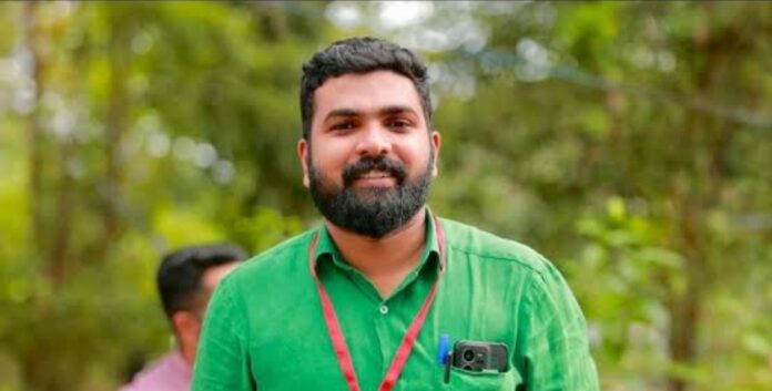 മന്ത്രി സണ്ണി ജോസഫിന്റെ സഹോദരീ ഭർത്താവിന്റെ രാജി വൈകി വന്ന വിവേകം ; ശക്തമായ പ്രതികരണവുമായി പി.എസ് സഞ്ജീവ് മന്ത്രി സണ്ണി ജോസഫിന്റെ സഹോദരീ ഭർത്താവിന്റെ രാജി വൈകി വന്ന വിവേകം ; ശക്തമായ പ്രതികരണവുമായി പി.എസ് സഞ്ജീവ്