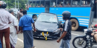 കോന്നിയില് ശബരിമല തീര്ഥാടകര് സഞ്ചരിച്ച വാഹനം അപകടത്തില്പ്പെട്ടു
