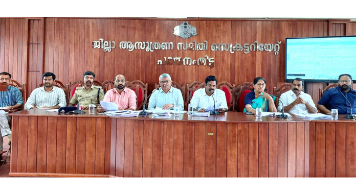 ഏനാത്ത് മുതല് പന്തളം വരെ എംസി റോഡില് വാഹനാപകടം കുറയ്ക്കാന് നടപടി : ജില്ല ആസൂത്രണ സമിതി യോഗം ഏനാത്ത് മുതല് പന്തളം വരെ എംസി റോഡില് വാഹനാപകടം കുറയ്ക്കാന് നടപടി : ജില്ല ആസൂത്രണ സമിതി യോഗം