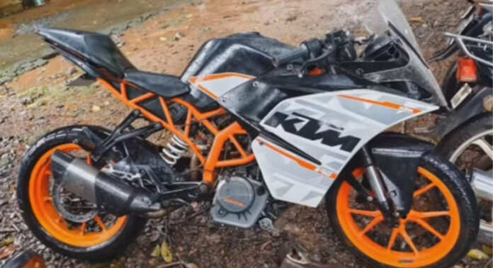 അമിത വേഗതയില് പാഞ്ഞ ബൈക്കുകള്ക്ക് കടിഞ്ഞാണിട്ട് ചിറ്റാര് പോലീസ് അമിത വേഗതയില് പാഞ്ഞ ബൈക്കുകള്ക്ക് കടിഞ്ഞാണിട്ട് ചിറ്റാര് പോലീസ്