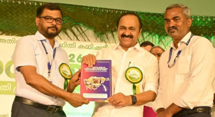 ശുദ്ധമായ ശർക്കര ലഭ്യത ഉറപ്പാക്കാൻ സംസ്ഥാന വ്യാപകമായി കരിമ്പുകൃഷി – ശർക്കര യൂണിറ്റുകൾ വേണം ; മുഖ്യമന്ത്രിക്ക് എറണാകുളം കൃഷി വിജ്ഞാന കേന്ദ്രം നയരേഖ സമര്പ്പിച്ചു ശുദ്ധമായ ശർക്കര ലഭ്യത ഉറപ്പാക്കാൻ സംസ്ഥാന വ്യാപകമായി കരിമ്പുകൃഷി – ശർക്കര യൂണിറ്റുകൾ വേണം ; മുഖ്യമന്ത്രിക്ക് എറണാകുളം കൃഷി വിജ്ഞാന കേന്ദ്രം നയരേഖ സമര്പ്പിച്ചു