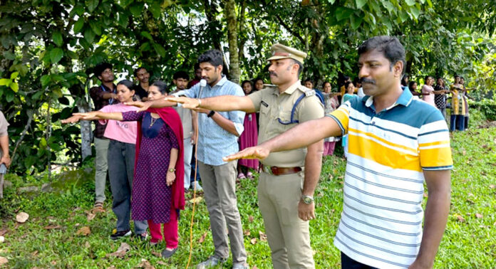 റാന്നി സെന്റ് തോമസ് കോളജിൽ സൗഹൃദ ഫുട്ബോൾ മത്സരം നടത്തി റാന്നി സെന്റ് തോമസ് കോളജിൽ സൗഹൃദ ഫുട്ബോൾ മത്സരം നടത്തി