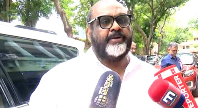 വാഹനങ്ങളുടെ മോഡിഫിക്കേഷൻ : ശബ്ദവും വെളിച്ചവും കൂട്ടാൻ പാടില്ല , 100 ദിവസത്തിനുള്ളിൽ തീരുമാനം വാഹനങ്ങളുടെ മോഡിഫിക്കേഷൻ : ശബ്ദവും വെളിച്ചവും കൂട്ടാൻ പാടില്ല , 100 ദിവസത്തിനുള്ളിൽ തീരുമാനം