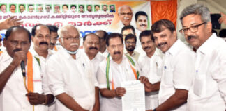 ഓപ്പറേഷന് തൂഫാന്റെ ഭാഗമായി ആഭ്യന്തര വകുപ്പ് മന്ത്രി രമേശ് ചെന്നിത്തലക്ക് നിര്ദ്ദേശങ്ങള് കൈമാറി ജില്ലാ കോണ്ഗ്രസ് കമ്മിറ്റി