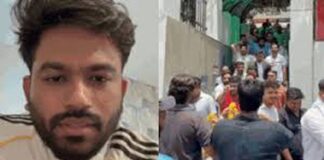 അഭിജിത്ത് ദീപ്കെയെ കൈയേറ്റം ചെയ്ത കേസിൽ ജാമ്യം ലഭിച്ച പ്രതികൾക്ക് പോലീസ് സ്റ്റേഷന് പുറത്ത് വൻ സ്വീകരണം