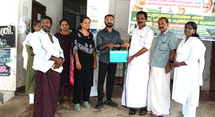 കോന്നി ഗ്രാമപഞ്ചായത്തില് കുളമ്പുരോഗ പ്രതിരോധ കുത്തിവെപ്പിന് തുടക്കം കോന്നി ഗ്രാമപഞ്ചായത്തില് കുളമ്പുരോഗ പ്രതിരോധ കുത്തിവെപ്പിന് തുടക്കം