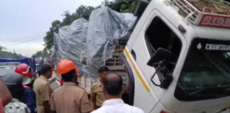 മണ്ണാറക്കുളഞ്ഞിയില് വിറക് കയറ്റി വന്ന ലോറിയില് തീ പിടുത്തം ; അപകടം ഒഴിവായത് തലനാരിഴയ്ക്ക്
