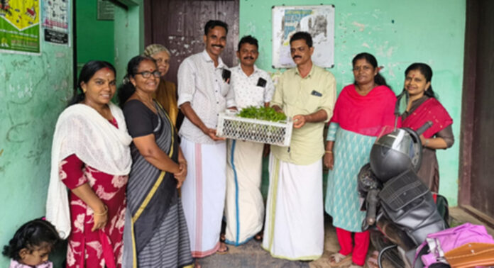 ഓണത്തെ വരവേൽക്കാൻ കലഞ്ഞൂർ ഗ്രാമ പഞ്ചായത്ത് ബന്ദിപ്പൂ കൃഷി ആരംഭിച്ചു ഓണത്തെ വരവേൽക്കാൻ കലഞ്ഞൂർ ഗ്രാമ പഞ്ചായത്ത് ബന്ദിപ്പൂ കൃഷി ആരംഭിച്ചു