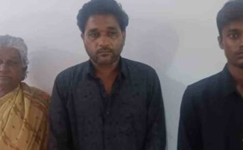 മുക്കുപണ്ടം സ്വർണമാണെന്ന് വിശ്വസിപ്പിച്ച് യുവാവിൽനിന്ന് 10 ലക്ഷം തട്ടി ; വയോധിക ഉൾപ്പെടെ മൂന്നുപേർ പിടിയിൽ