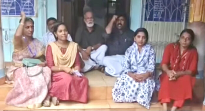 കോന്നി പഞ്ചായത്ത് കമ്മിറ്റിയിൽ ചേരി തിരിഞ്ഞു ബഹളം ; എൽ.ഡി.എഫ് അംഗങ്ങൾ പ്രസിഡന്റിനെയും സെക്രട്ടറിയെയും ഉപരോധിച്ചു കോന്നി പഞ്ചായത്ത് കമ്മിറ്റിയിൽ ചേരി തിരിഞ്ഞു ബഹളം ; എൽ.ഡി.എഫ് അംഗങ്ങൾ പ്രസിഡന്റിനെയും സെക്രട്ടറിയെയും ഉപരോധിച്ചു