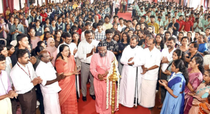 പത്തനംതിട്ട മാർത്തോമ്മാ ഹയർ സെക്കന്ററി സ്കൂളിൽ പ്രതിഭകളെ ആദരിച്ചു പത്തനംതിട്ട മാർത്തോമ്മാ ഹയർ സെക്കന്ററി സ്കൂളിൽ പ്രതിഭകളെ ആദരിച്ചു
