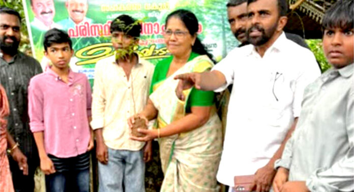 ഔഷധ സസ്യങ്ങള് പരിചയപ്പെടുത്തുന്നതിനും സ്കൂളുകളില് നടുന്നതിനും – “മാതൃവനം പദ്ധതി ” ; ജില്ലാതല ഉദ്ഘാടനം ആറന്മുളയില് നടന്നു ഔഷധ സസ്യങ്ങള് പരിചയപ്പെടുത്തുന്നതിനും സ്കൂളുകളില് നടുന്നതിനും – “മാതൃവനം പദ്ധതി ” ; ജില്ലാതല ഉദ്ഘാടനം ആറന്മുളയില് നടന്നു
