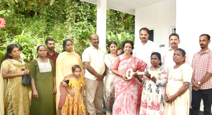 ഡോ.എം.എസ്. സുനിലിന്റെ 379 – മത് സ്നേഹഭവനം ബിൻസിക്കും രണ്ട് മക്കൾക്കും ഡോ.എം.എസ്. സുനിലിന്റെ 379 – മത് സ്നേഹഭവനം ബിൻസിക്കും രണ്ട് മക്കൾക്കും