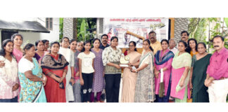 പ്ലസ് ടു പരീക്ഷയിൽ എല്ലാവിഷയങ്ങൾക്കും A+ നേടിയ വിദ്യാർത്ഥികളെ വീടുകളിലെത്തി അഭിനന്ദിച്ച് പത്തനംതിട്ട മാർത്തോമ്മാ സ്കൂള്