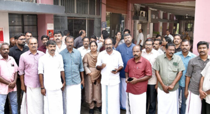 കേരള എൻ.ജി.ഒ അസോസിയേഷൻ ആഹ്ളാദ പ്രകടനം നടത്തി കേരള എൻ.ജി.ഒ അസോസിയേഷൻ ആഹ്ളാദ പ്രകടനം നടത്തി