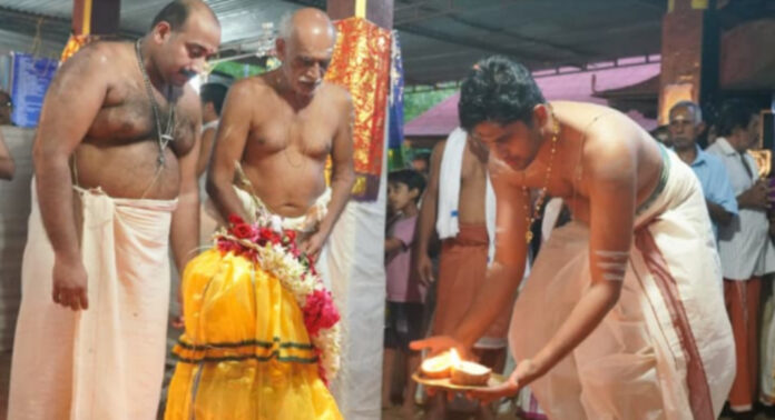 ഓതറ പുതുക്കുളങ്ങര ക്ഷേത്രത്തിലെ പുന:പ്രതിഷ്ഠ വാർഷിക ആഘോഷം സമാപിച്ചു ഓതറ പുതുക്കുളങ്ങര ക്ഷേത്രത്തിലെ പുന:പ്രതിഷ്ഠ വാർഷിക ആഘോഷം സമാപിച്ചു
