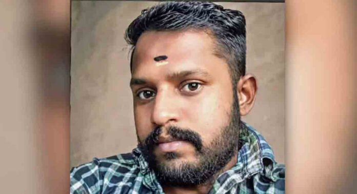 വാരിയെല്ല് പൊട്ടി ശ്വാസകോശത്തിലും കരളിലും കയറി ; പത്തനംതിട്ടയിൽ കൊലപ്പെട്ട യുവാവിന്റെ പോസ്റ്റ്മോർട്ടം റിപ്പോർട്ട് വാരിയെല്ല് പൊട്ടി ശ്വാസകോശത്തിലും കരളിലും കയറി ; പത്തനംതിട്ടയിൽ കൊലപ്പെട്ട യുവാവിന്റെ പോസ്റ്റ്മോർട്ടം റിപ്പോർട്ട്