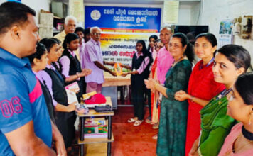 വയോജന ക്ലബ്ബിന്റെ വായനശാലയിലേക്ക് വായനാ ദിനത്തില് പുസ്തകങ്ങള് കൈമാറി