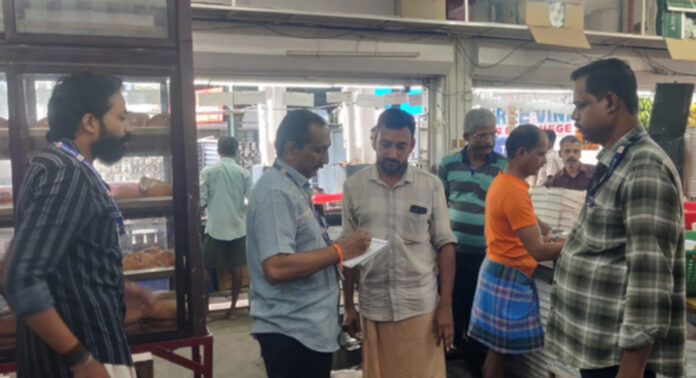 ശബരിമല സന്നിധാനത്ത് ആരോഗ്യ വകുപ്പിന്റെ വ്യാപക പരിശോധന ശബരിമല സന്നിധാനത്ത് ആരോഗ്യ വകുപ്പിന്റെ വ്യാപക പരിശോധന