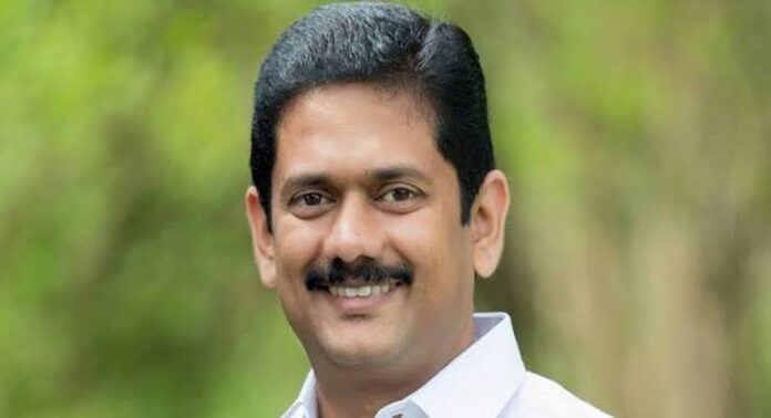 തത്തമംഗലം ലൈഫ് ഫ്ലാറ്റ് അഴിമതിയില് സര്ക്കാരിനോട് അന്വേഷണം ആവശ്യപ്പെടുമെന്ന് ചിറ്റൂര് എംഎല്എ സുമേഷ് അച്യുതന് തത്തമംഗലം ലൈഫ് ഫ്ലാറ്റ് അഴിമതിയില് സര്ക്കാരിനോട് അന്വേഷണം ആവശ്യപ്പെടുമെന്ന് ചിറ്റൂര് എംഎല്എ സുമേഷ് അച്യുതന്