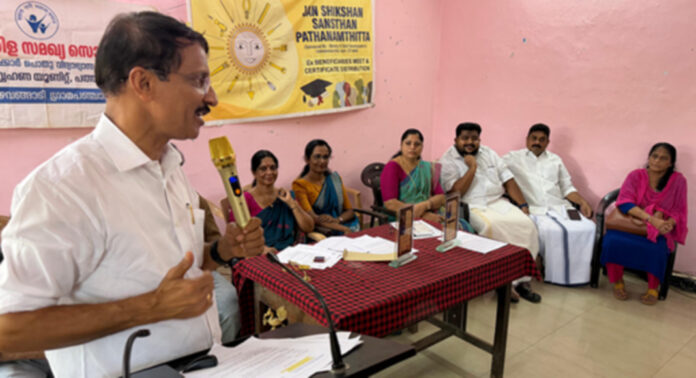 തൊഴില് പരിശീലനം പൂര്ത്തിയാക്കിയവര്ക്ക് സർട്ടിഫിക്കറ്റ് വിതരണം ചെയ്തു തൊഴില് പരിശീലനം പൂര്ത്തിയാക്കിയവര്ക്ക് സർട്ടിഫിക്കറ്റ് വിതരണം ചെയ്തു