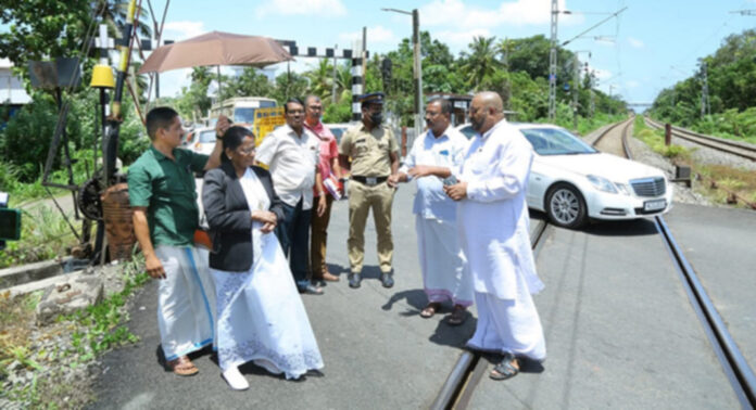 തിരുവല്ല – അമ്പലപ്പുഴ സംസ്ഥാന പാതയിലെ റെയിൽവേ ക്രോസിലെ ഗതാഗതക്കുരുക്കിന് പരിഹാരമാകുന്നു : മേൽപ്പാലം നിർമ്മിക്കാന് അനുമതി ലഭിച്ചു തിരുവല്ല – അമ്പലപ്പുഴ സംസ്ഥാന പാതയിലെ റെയിൽവേ ക്രോസിലെ ഗതാഗതക്കുരുക്കിന് പരിഹാരമാകുന്നു : മേൽപ്പാലം നിർമ്മിക്കാന് അനുമതി ലഭിച്ചു