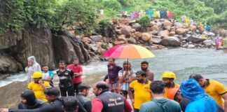ഇരുവഞ്ഞിപ്പുഴയിൽ ഒഴുക്കിൽപ്പെട്ട് കാണാതായ ടൂറിസ്റ്റ് ഗൈഡിനെ കണ്ടെത്താനായില്ല