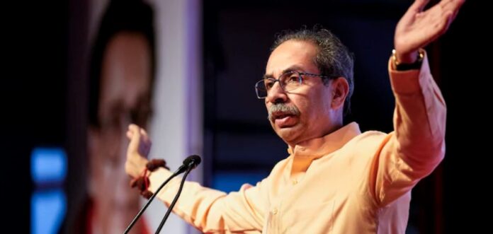 ഉദ്ധവ് താക്കറെയ്ക്ക് കനത്ത തിരിച്ചടി; ആറ് ശിവസേന എംപിമാർ ഏക്നാഥ് ഷിൻഡെ പക്ഷത്തേയ്ക്ക്, പ്രഖ്യാപനം ഇന്നുണ്ടായേക്കും ഉദ്ധവ് താക്കറെയ്ക്ക് കനത്ത തിരിച്ചടി; ആറ് ശിവസേന എംപിമാർ ഏക്നാഥ് ഷിൻഡെ പക്ഷത്തേയ്ക്ക്, പ്രഖ്യാപനം ഇന്നുണ്ടായേക്കും